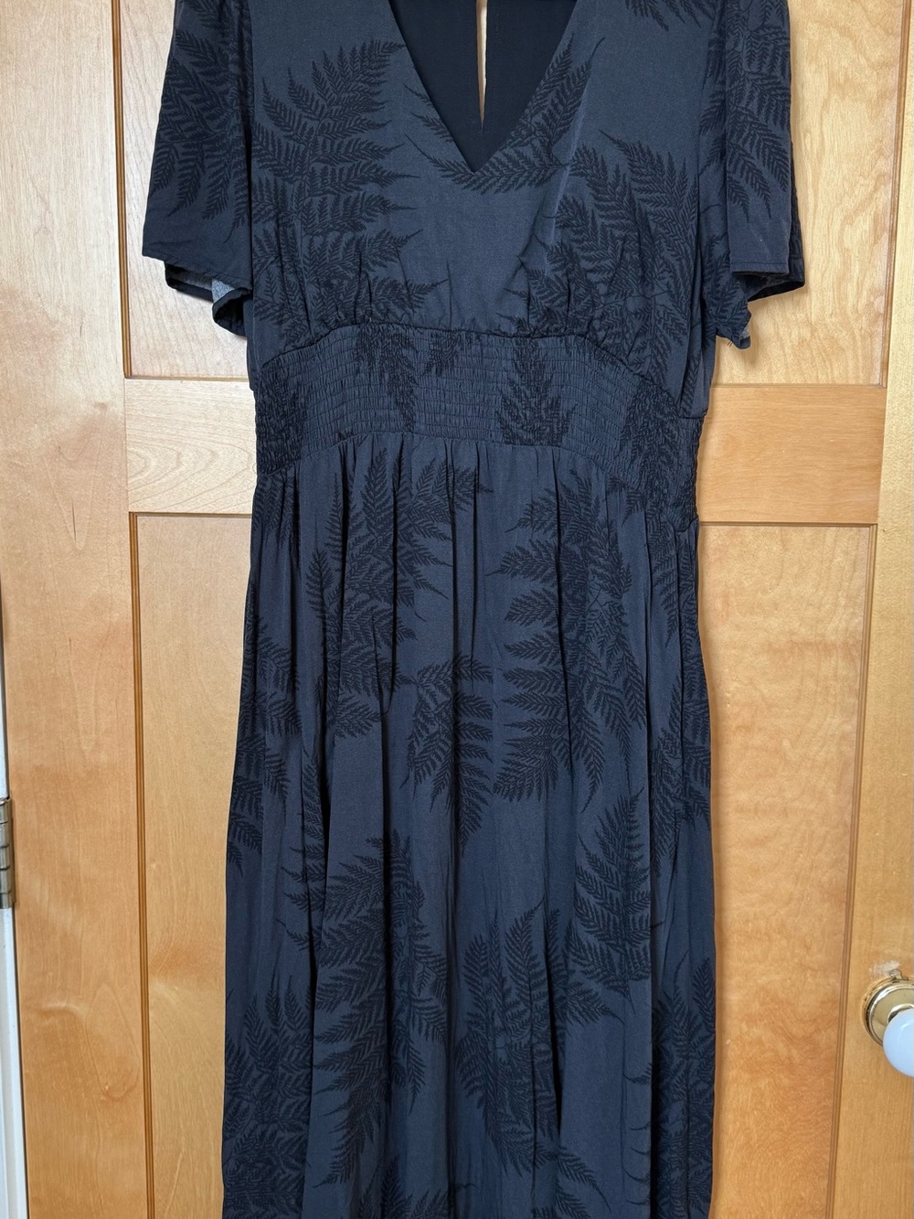 Disturbia size 10 fern printed midi dress